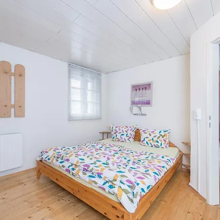 Lindner Apartment *